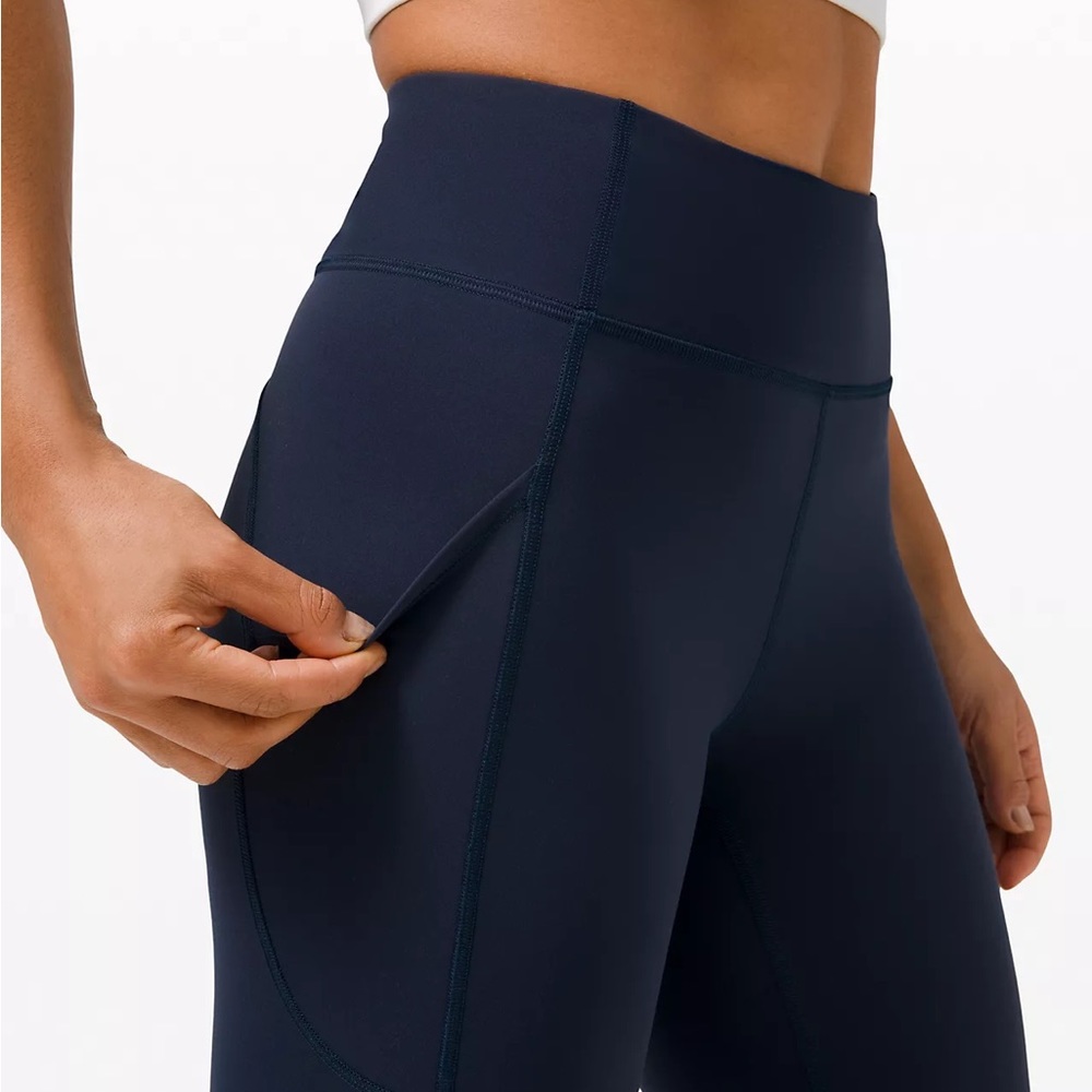 Gorgeous Teal color 17” crop Lululemon leggings